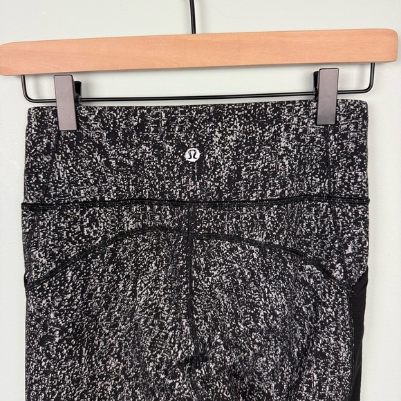Lululemon Fit Physique Crop Luon Jacquard 19" - Picture 7 of 8
